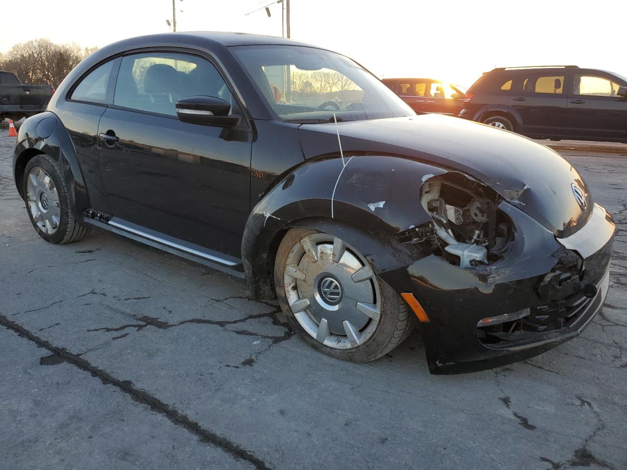 2012 Volkswagen Beetle - Image 4
