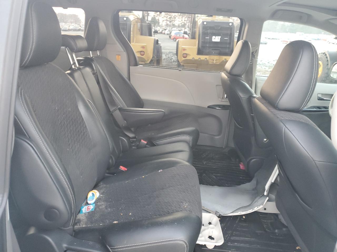 2011 Toyota Sienna - Image 11