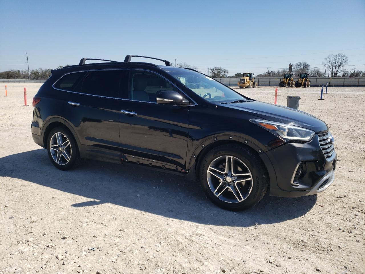 2017 Hyundai Santa Fe - Image 4