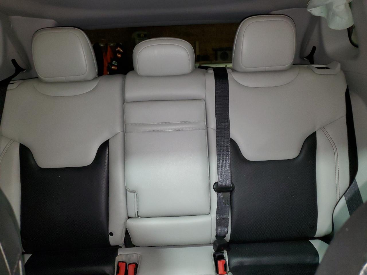 2018 Jeep Compass - Image 10