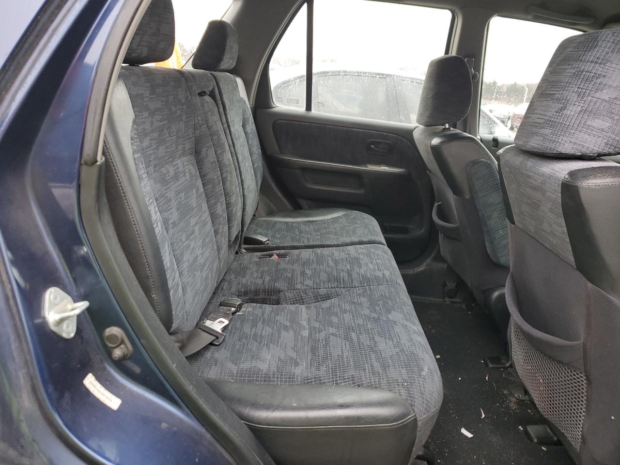 2004 Honda CR-V - Image 10