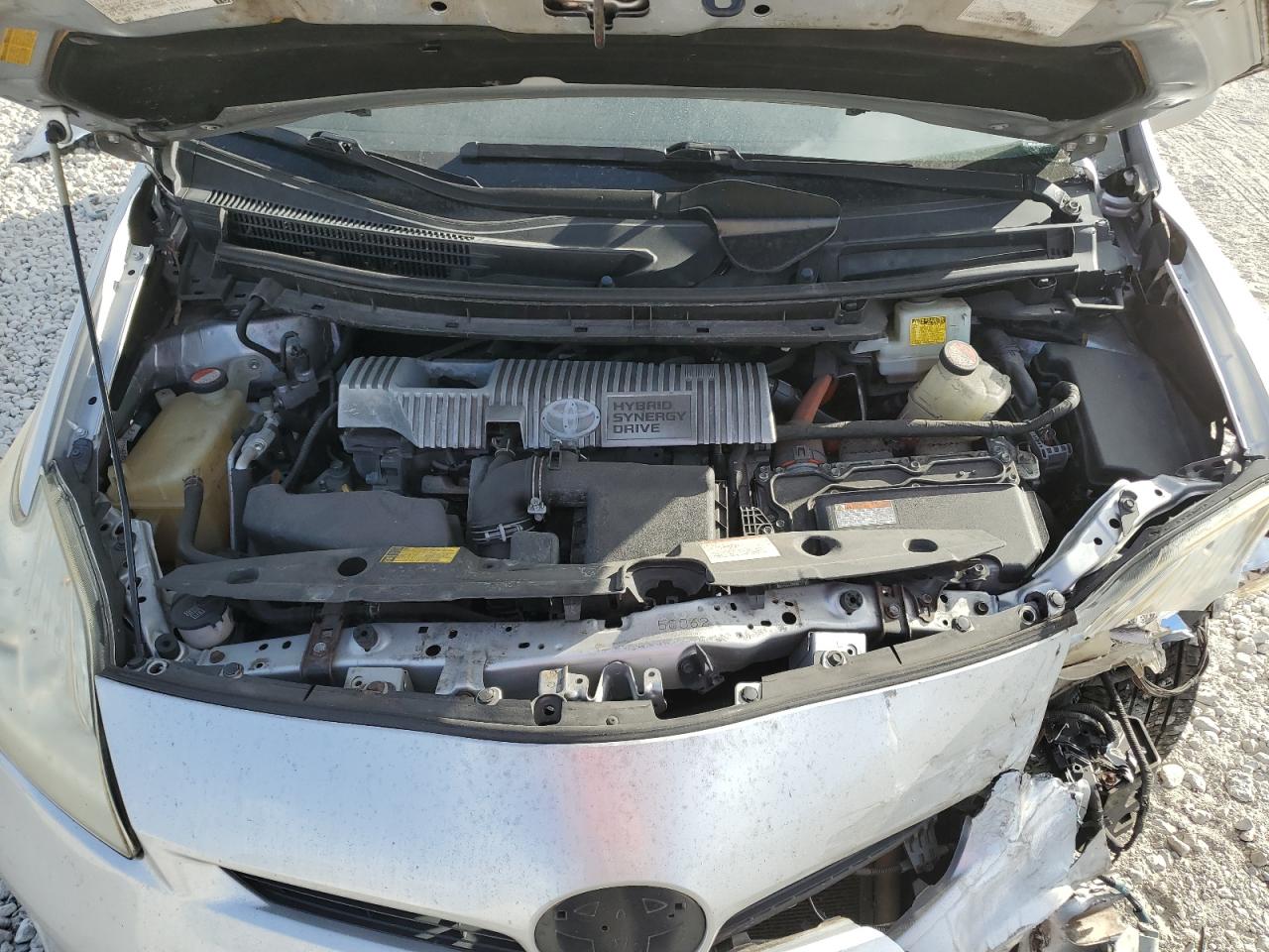2015 Toyota Prius - Image 12