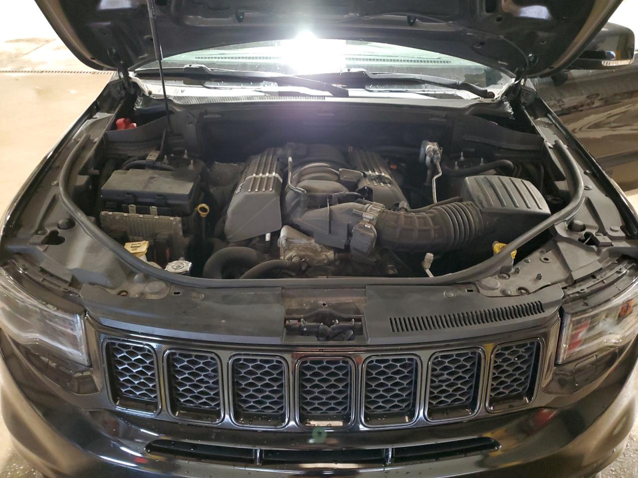 2019 Jeep Grand Cherokee - Image 12