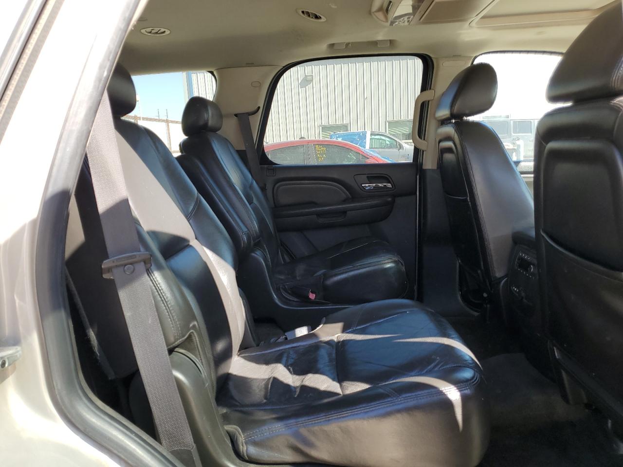 2009 GMC Yukon - Image 11