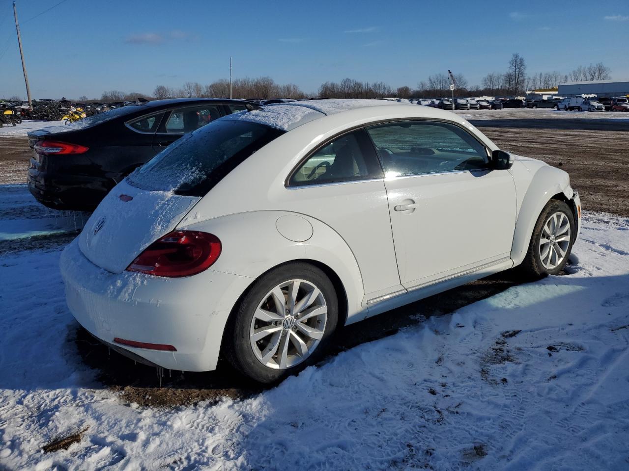 2015 Volkswagen Beetle - Image 3