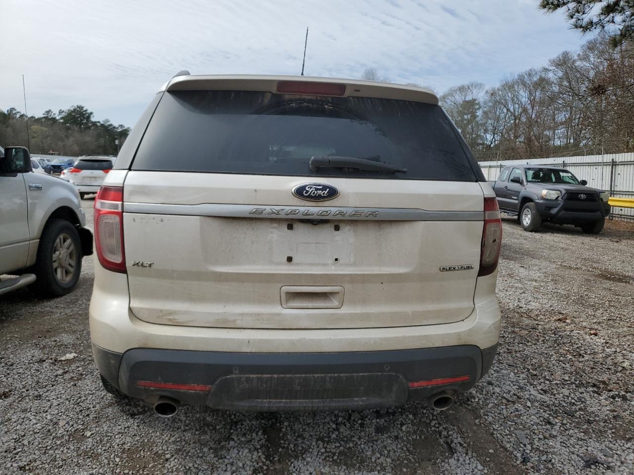 2014 Ford Explorer - Image 6