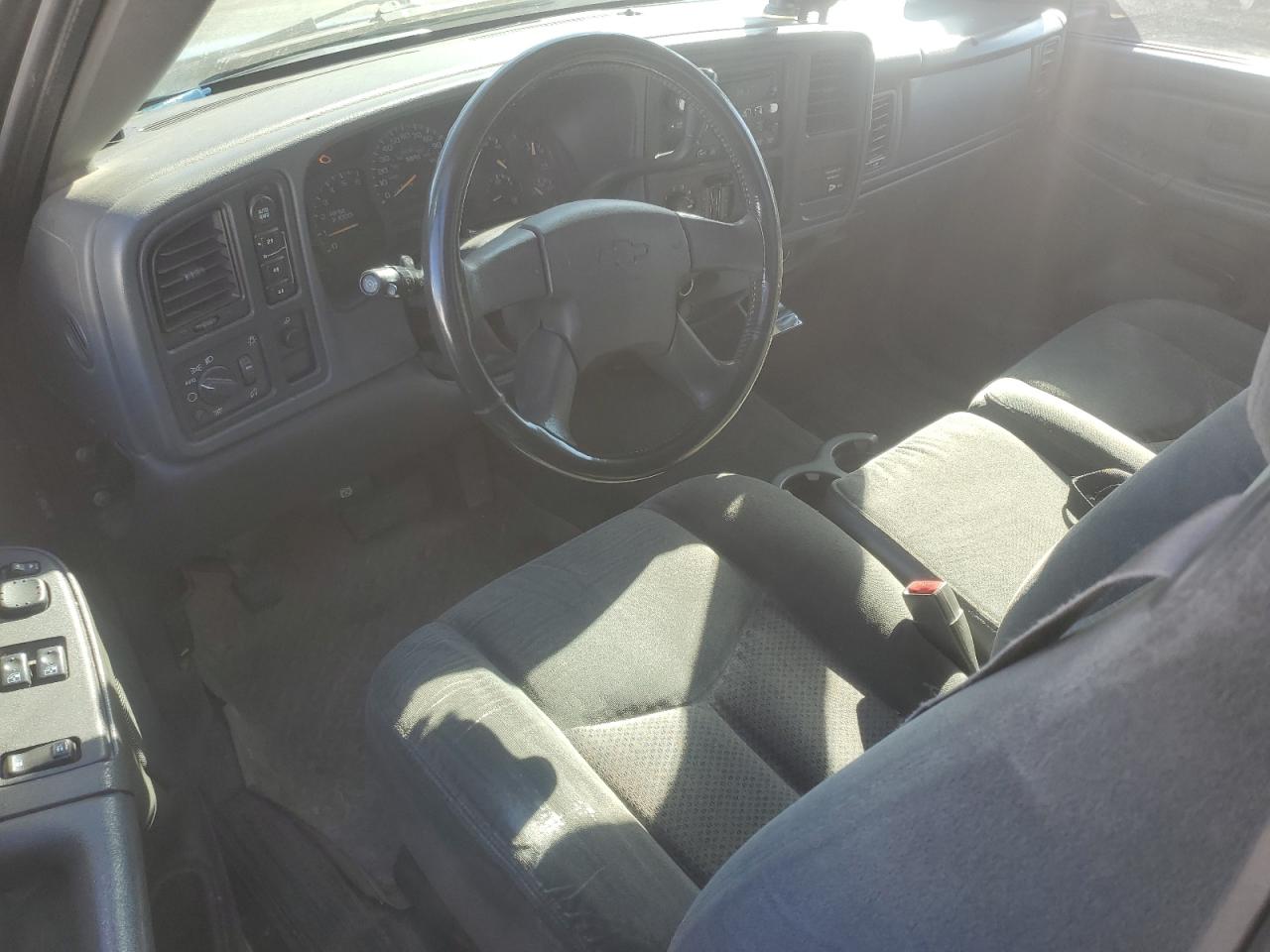 2004 Chevrolet Silverado - Image 8
