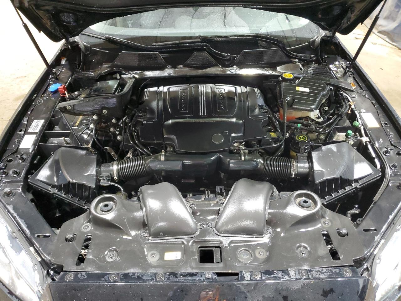 2017 Jaguar XJ - Image 13