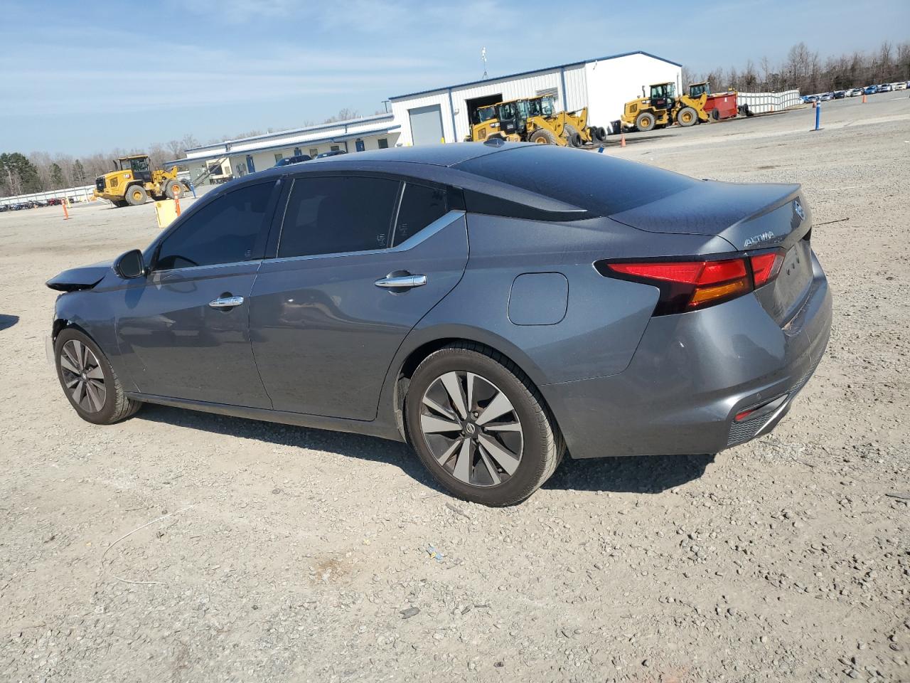 2019 Nissan Altima - Image 2