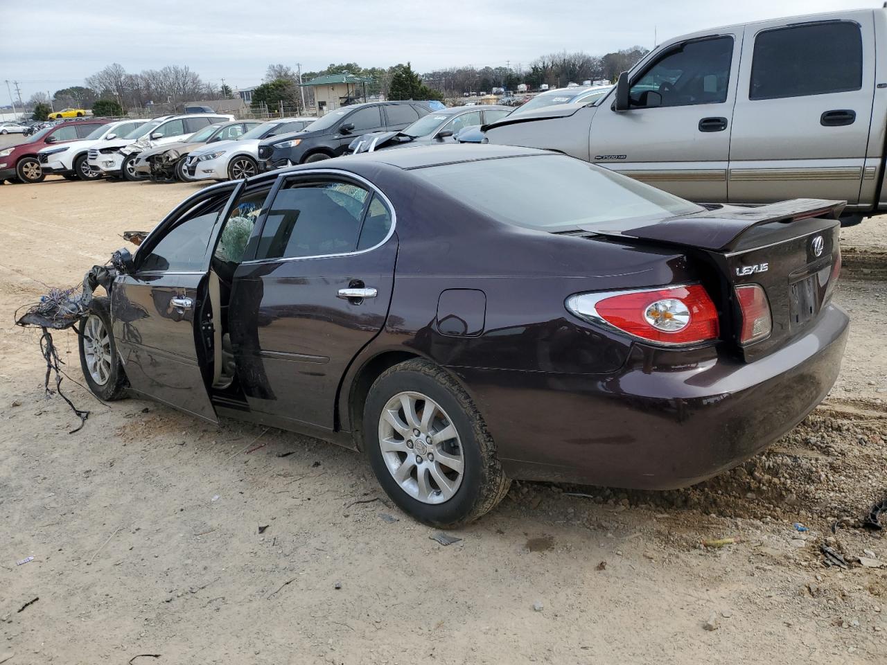 2004 Lexus ES - Image 2