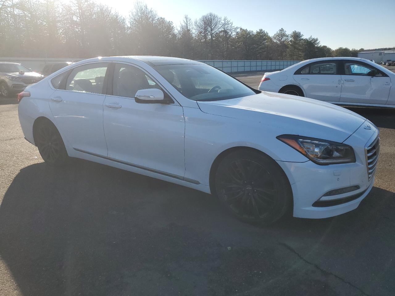 2015 Hyundai Genesis - Image 4