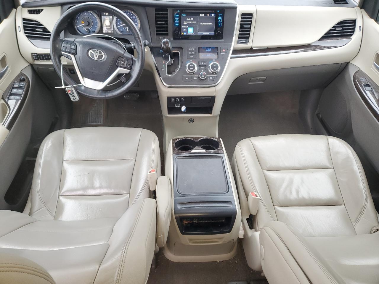 2015 Toyota Sienna - Image 8