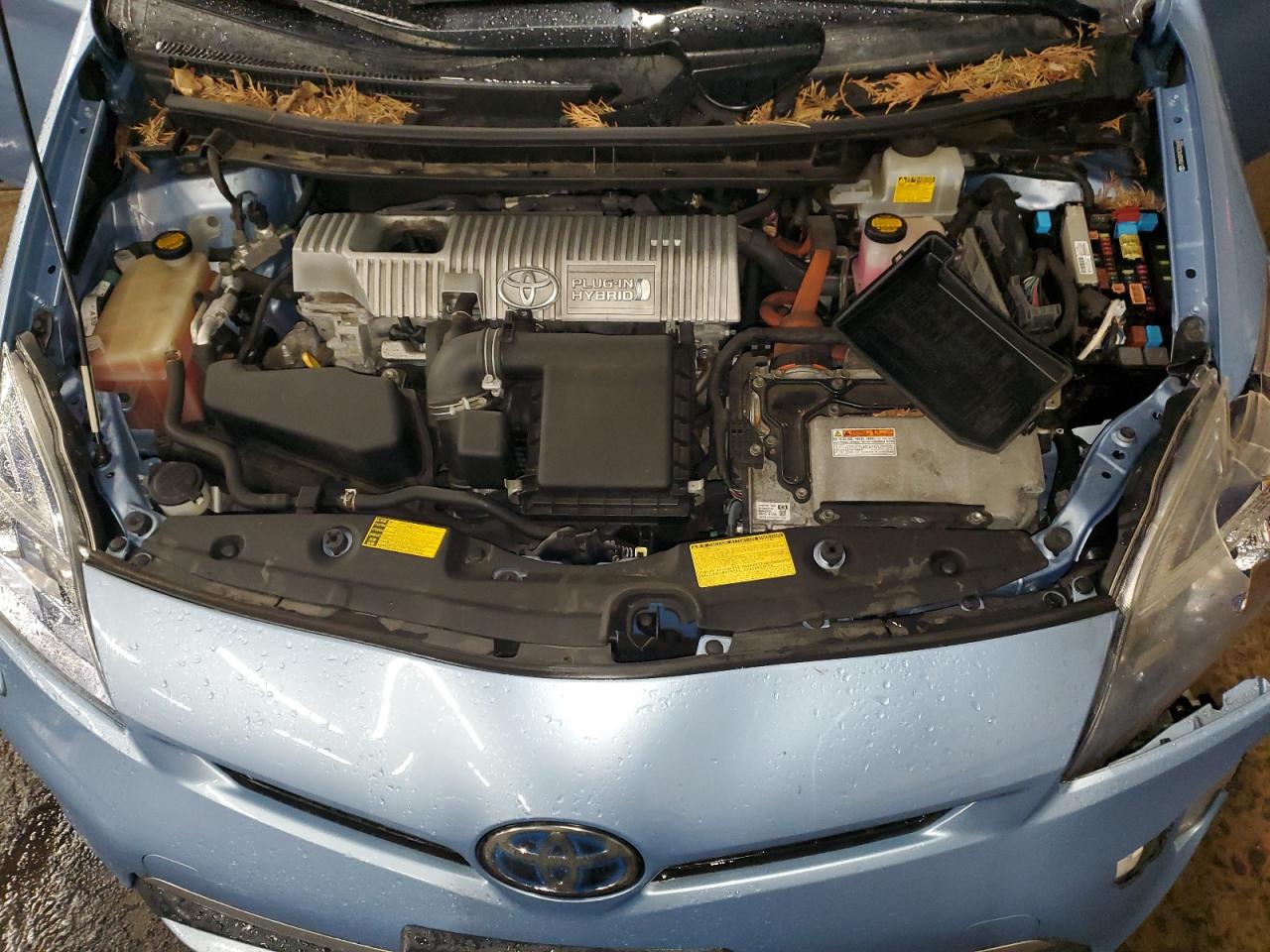 2012 Toyota Prius - Image 11