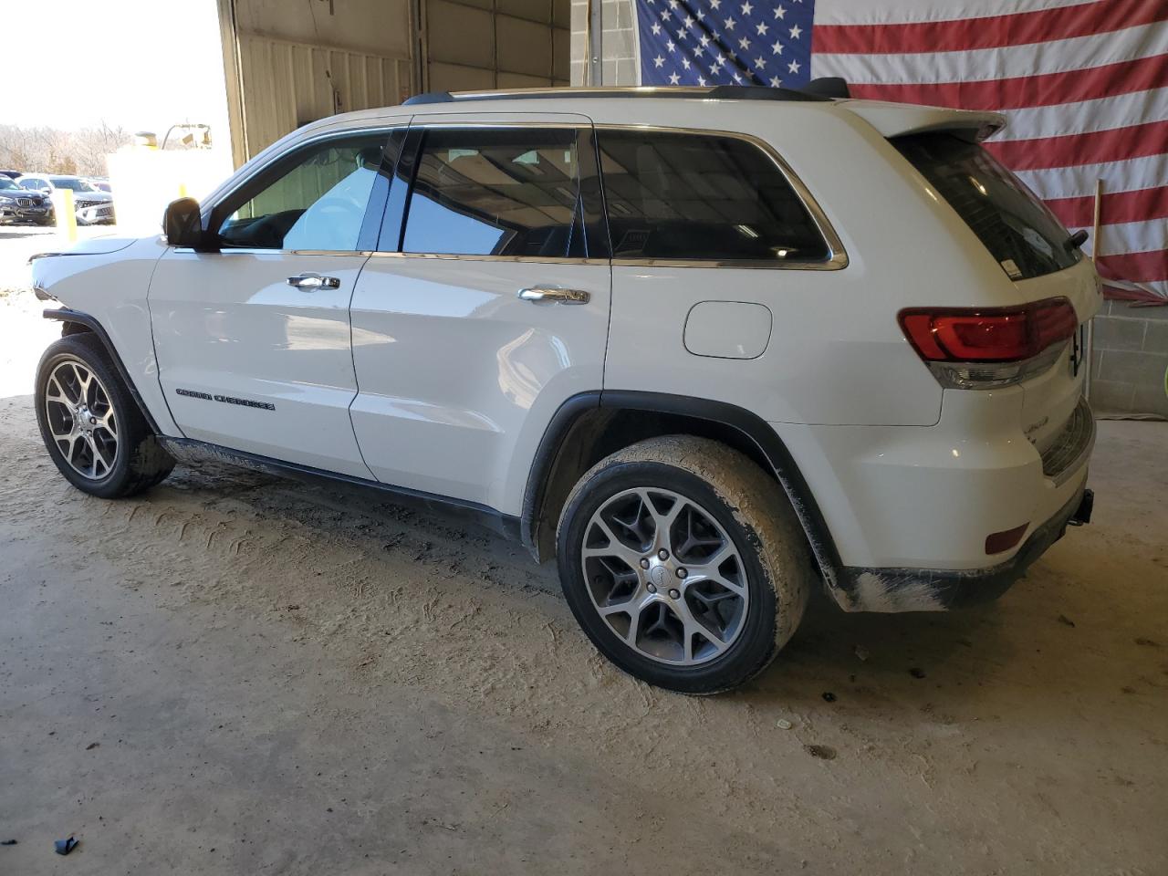 2020 Jeep Grand Cherokee - Image 2