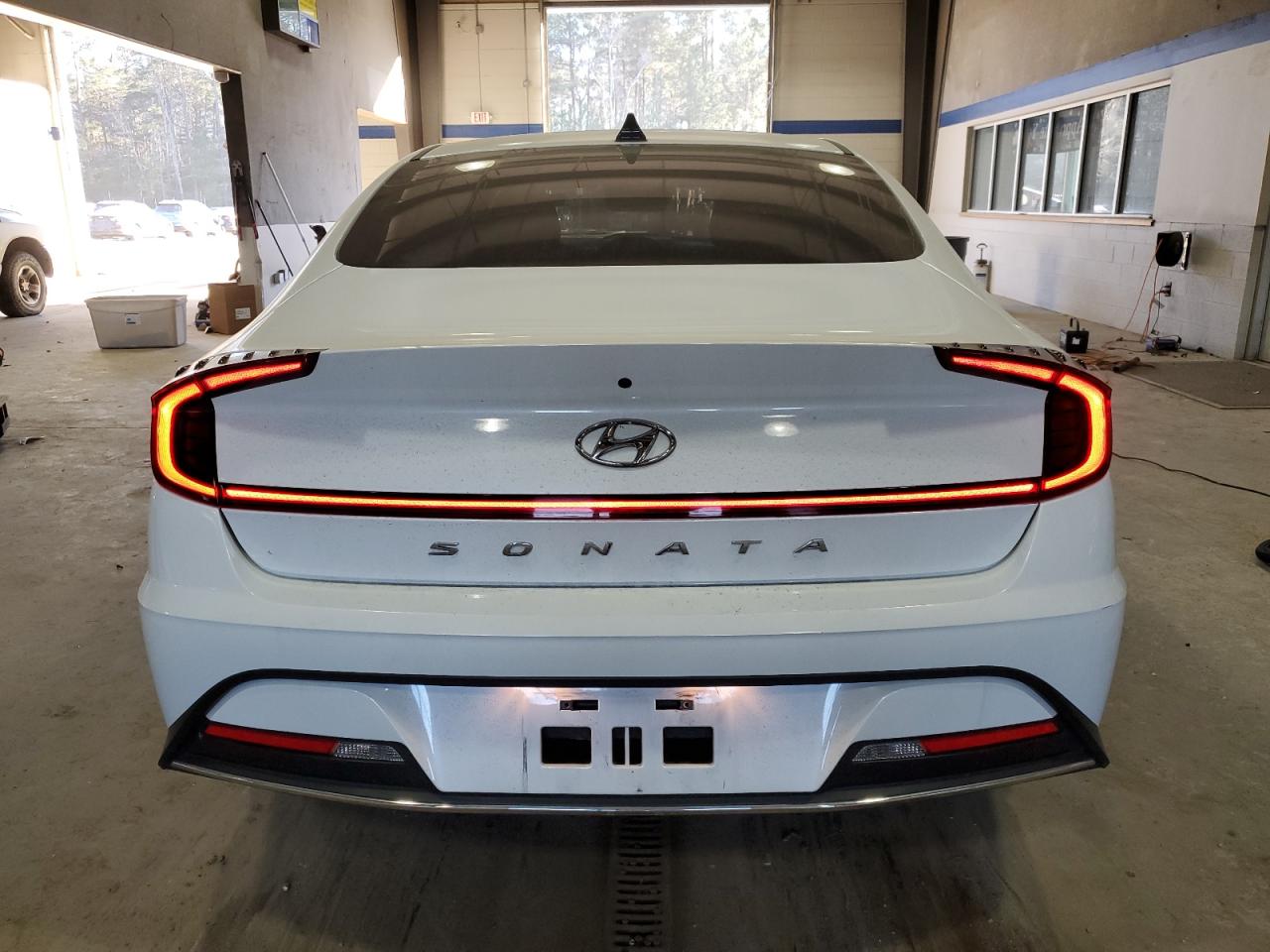 2022 Hyundai Sonata - Image 6