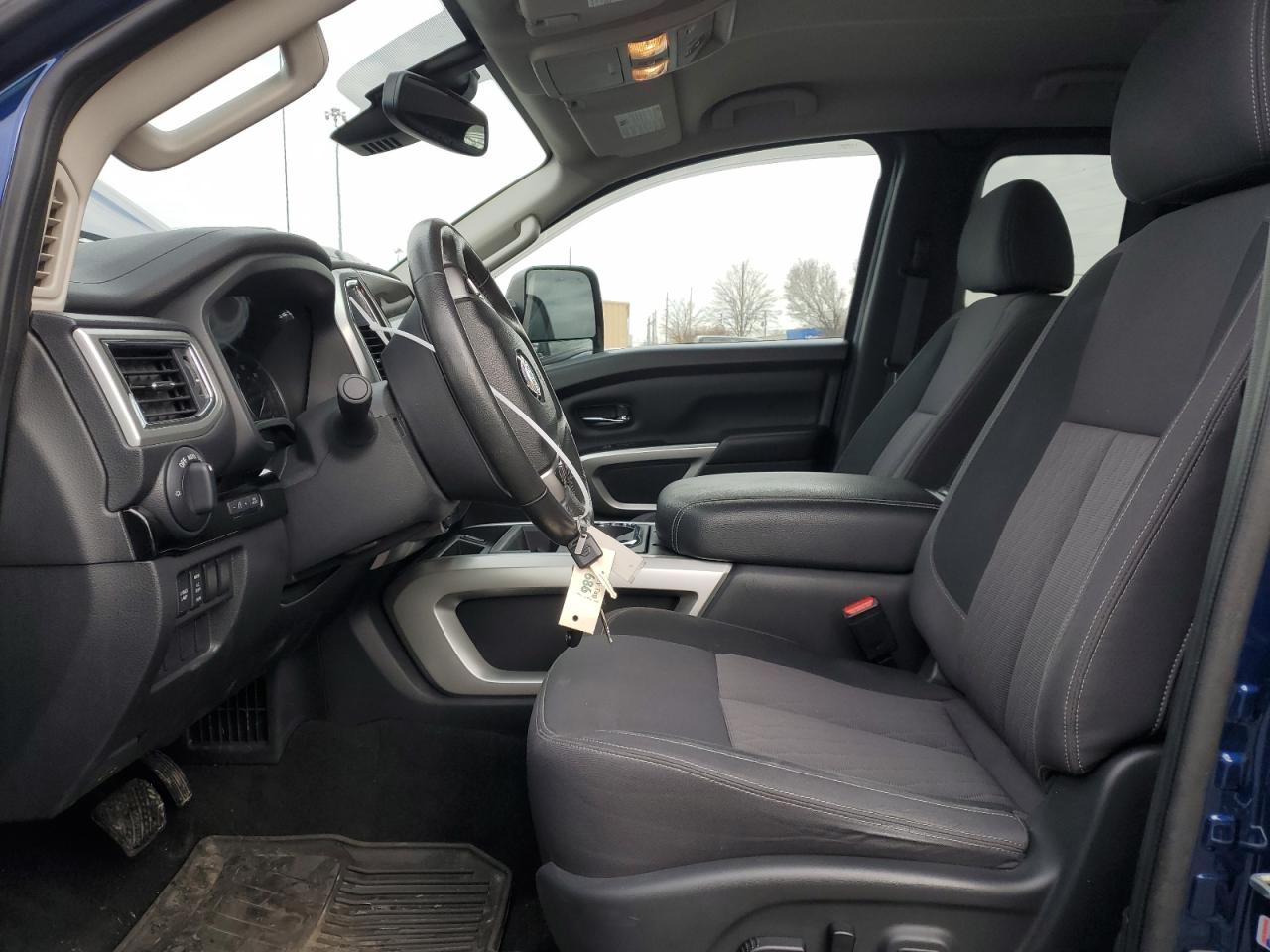 2021 Nissan Titan - Image 7