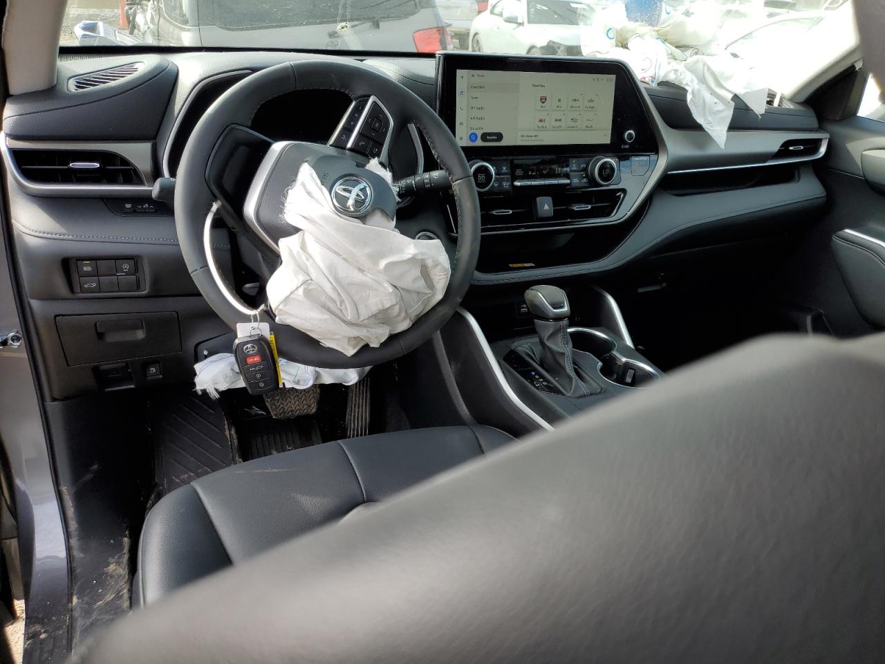 2024 Toyota Highlander - Image 8