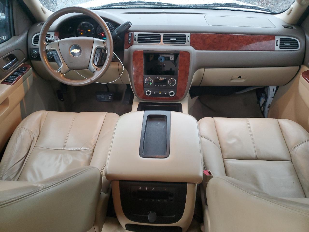 2011 Chevrolet Suburban - Image 8
