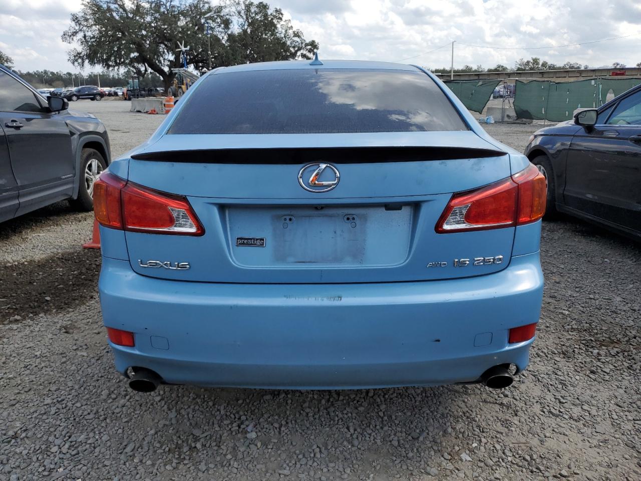 2010 Lexus IS - Image 6