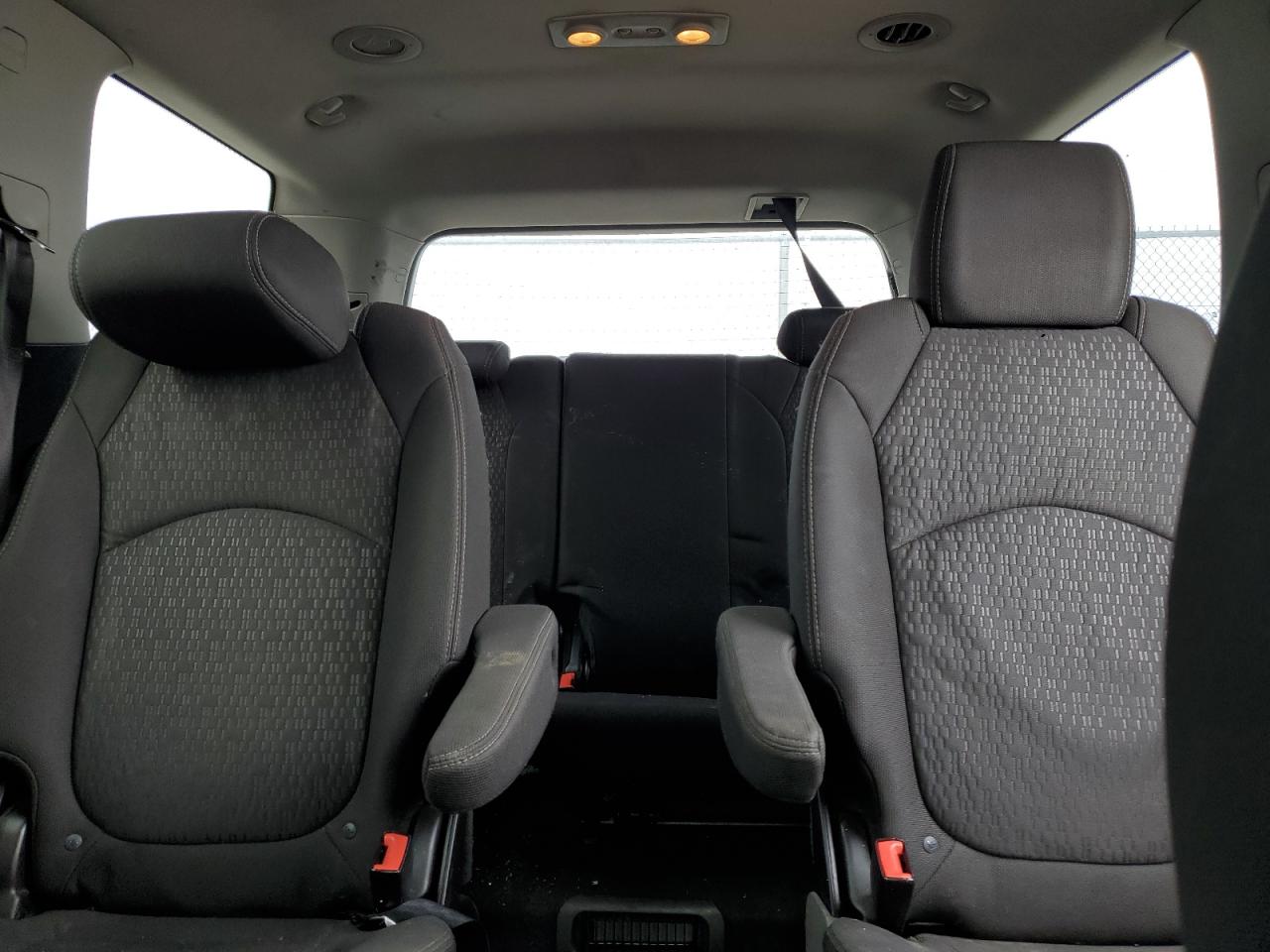 2013 GMC Acadia - Image 10