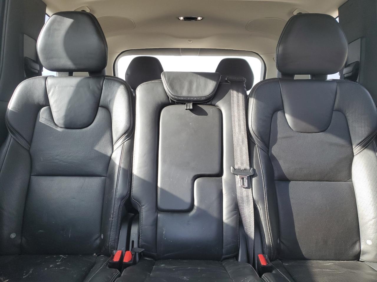 2016 Volvo XC90 - Image 10
