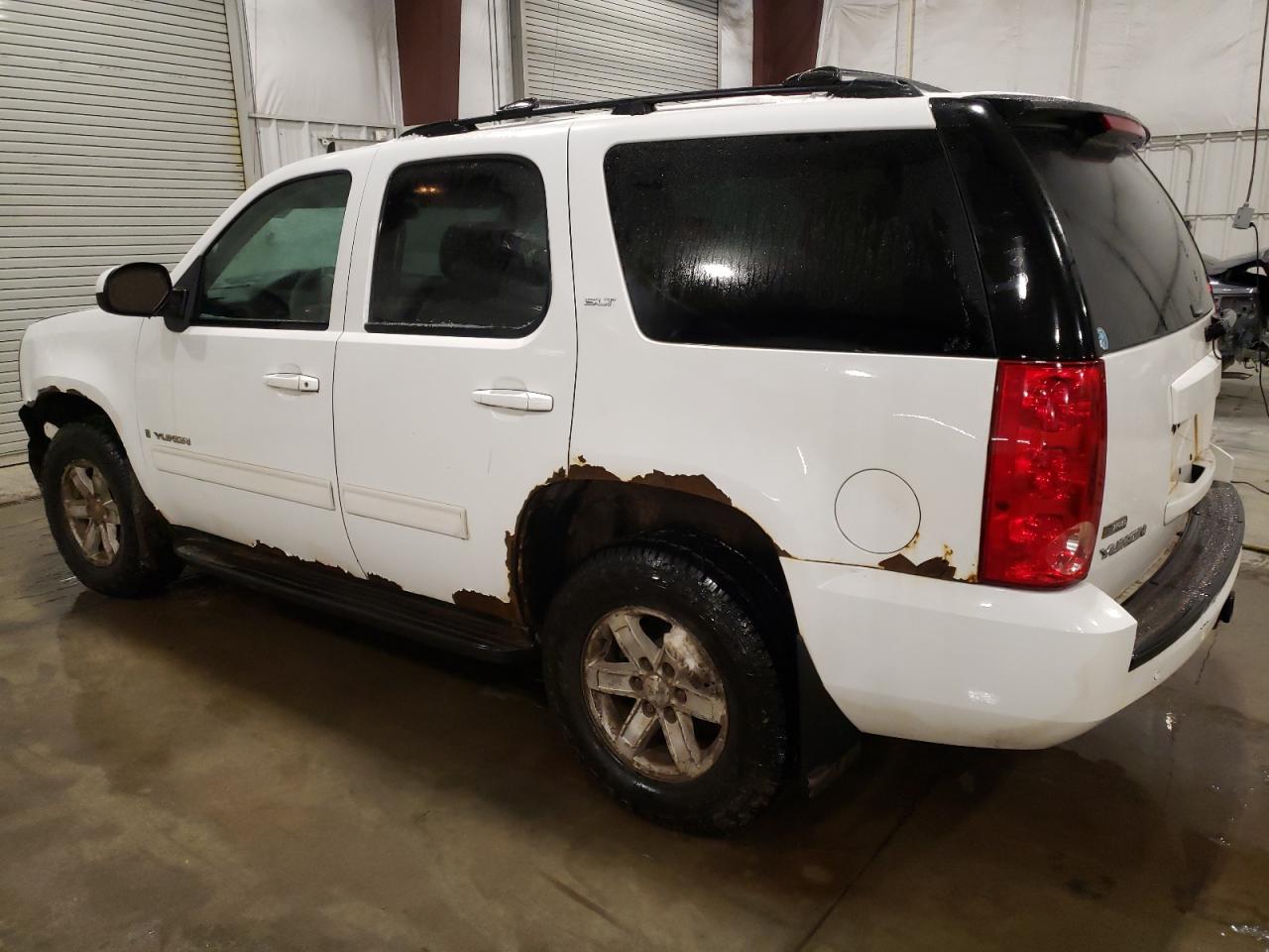 2009 GMC Yukon - Image 2