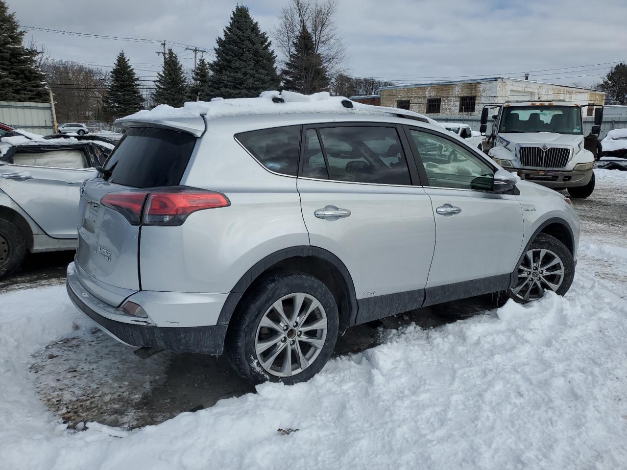 2016 Toyota RAV 4 - Image 3