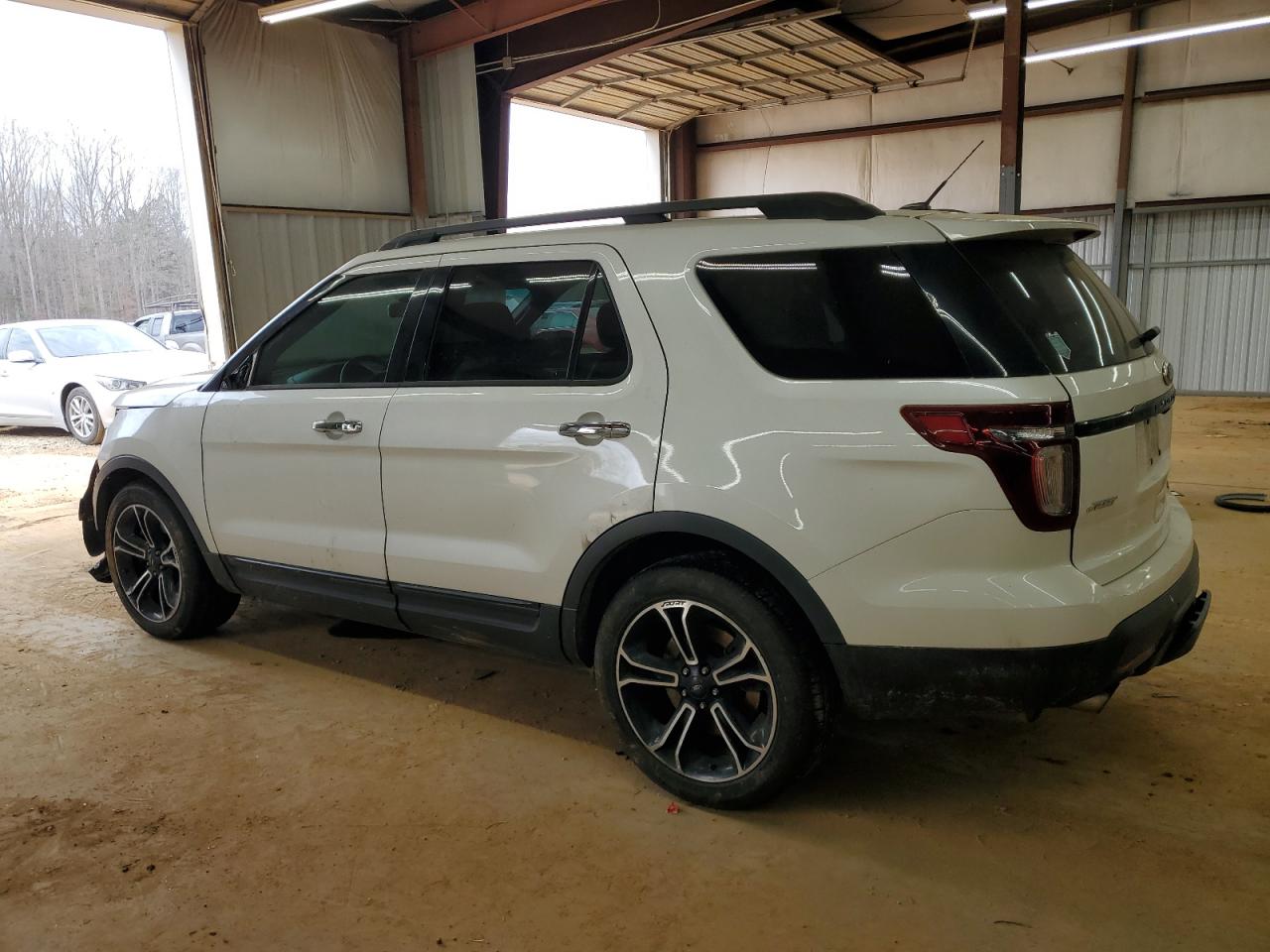 2014 Ford Explorer - Image 2