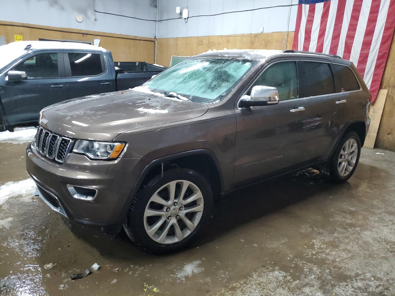 2017 Jeep Grand Cherokee - Image 1