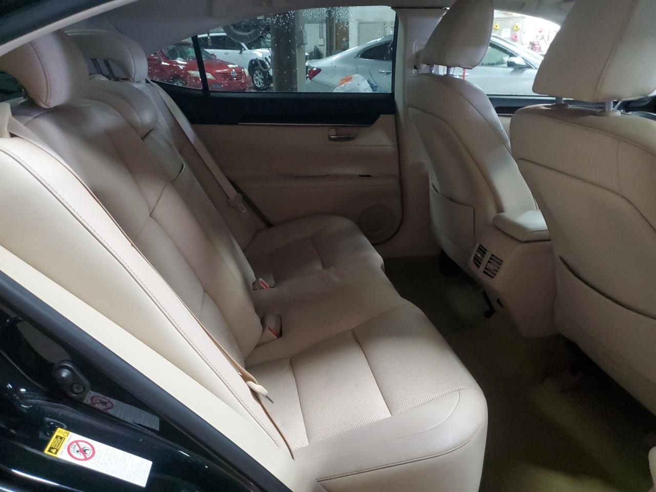 2013 Lexus ES - Image 10