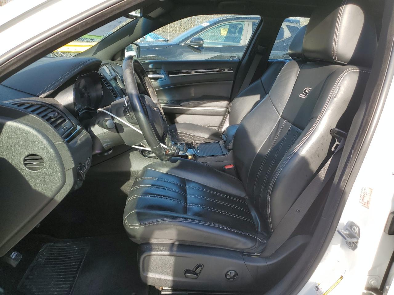 2018 Chrysler 300 - Image 7