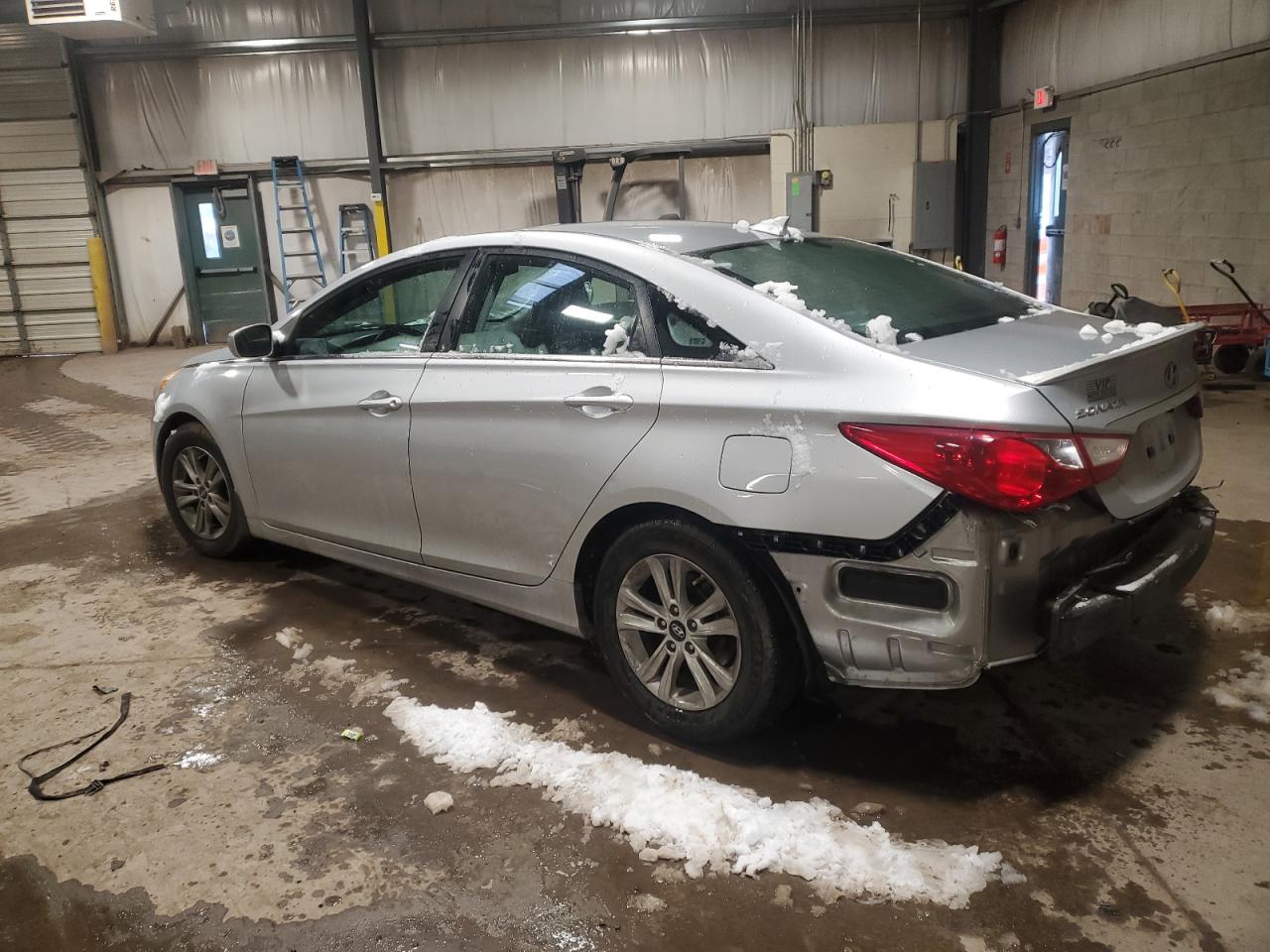 2013 Hyundai Sonata - Image 2