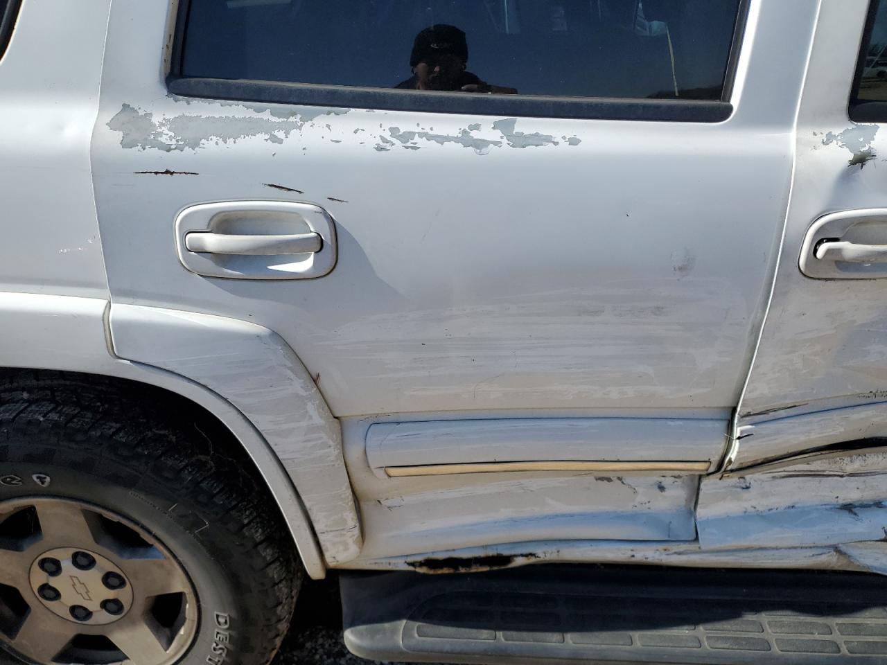 2004 Chevrolet Tahoe - Image 11
