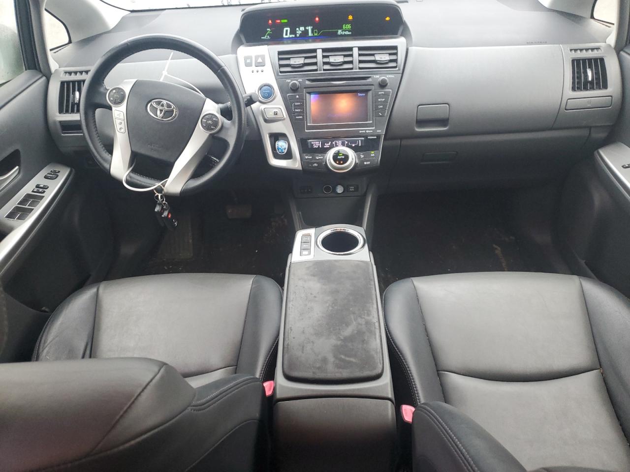 2014 Toyota Prius - Image 8