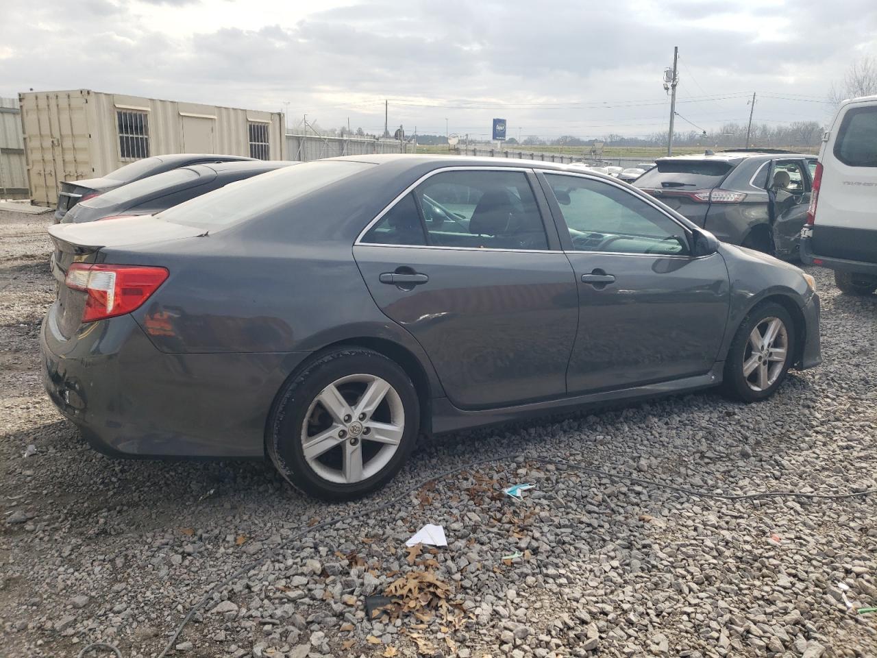 2014 Toyota Camry - Image 3