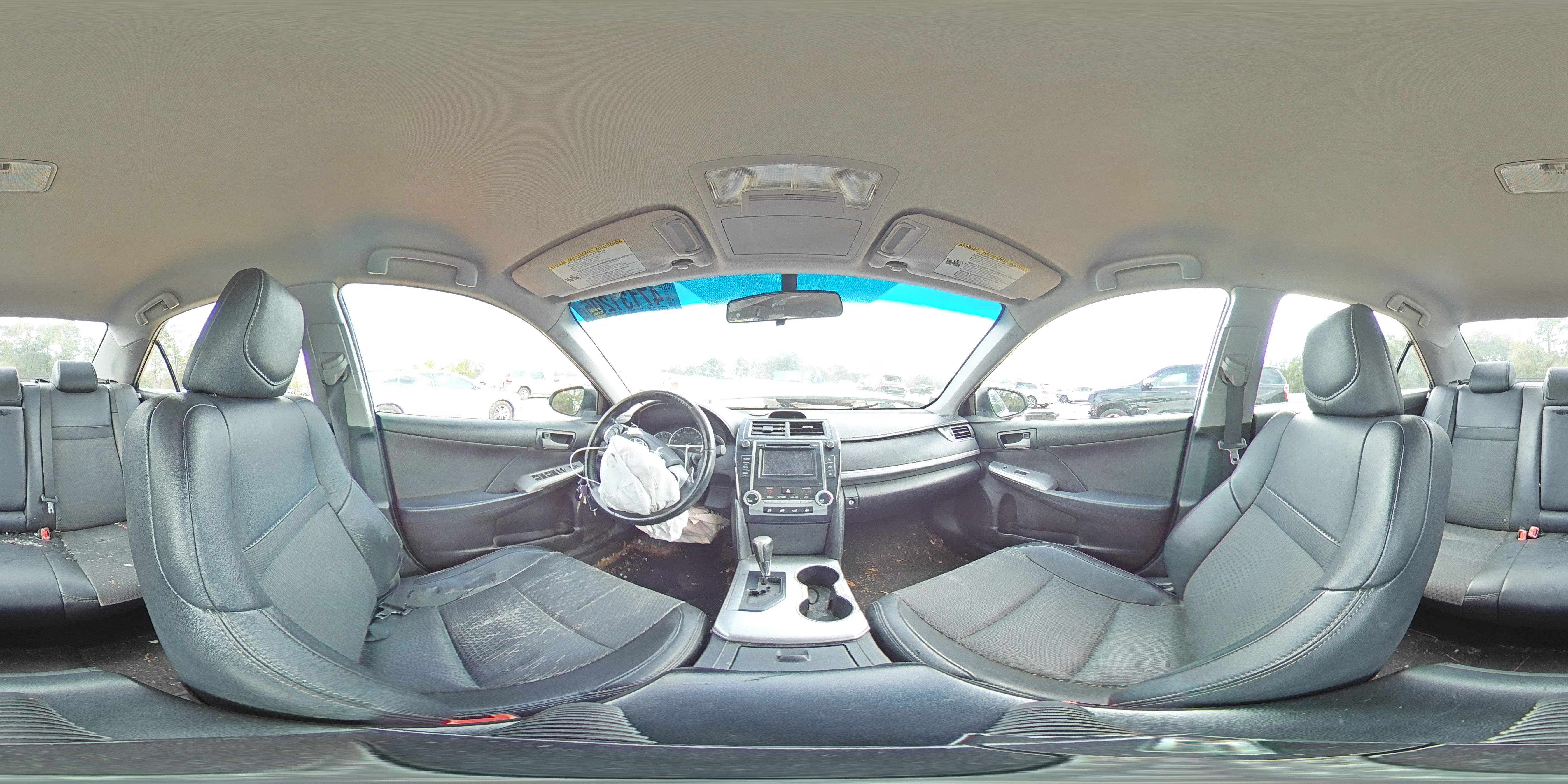2014 Toyota Camry - Image 12