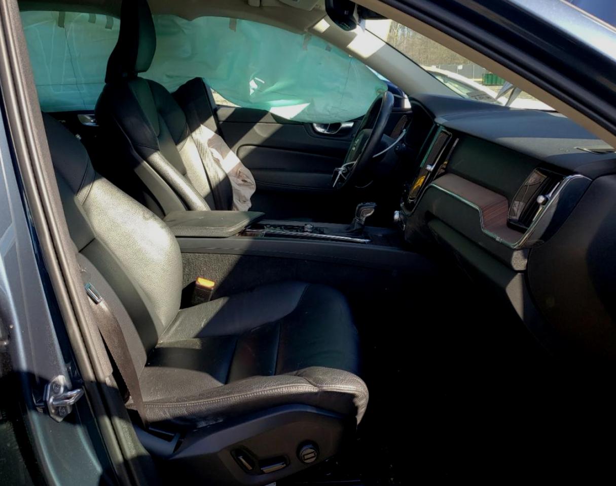 2021 Volvo XC60 - Image 7