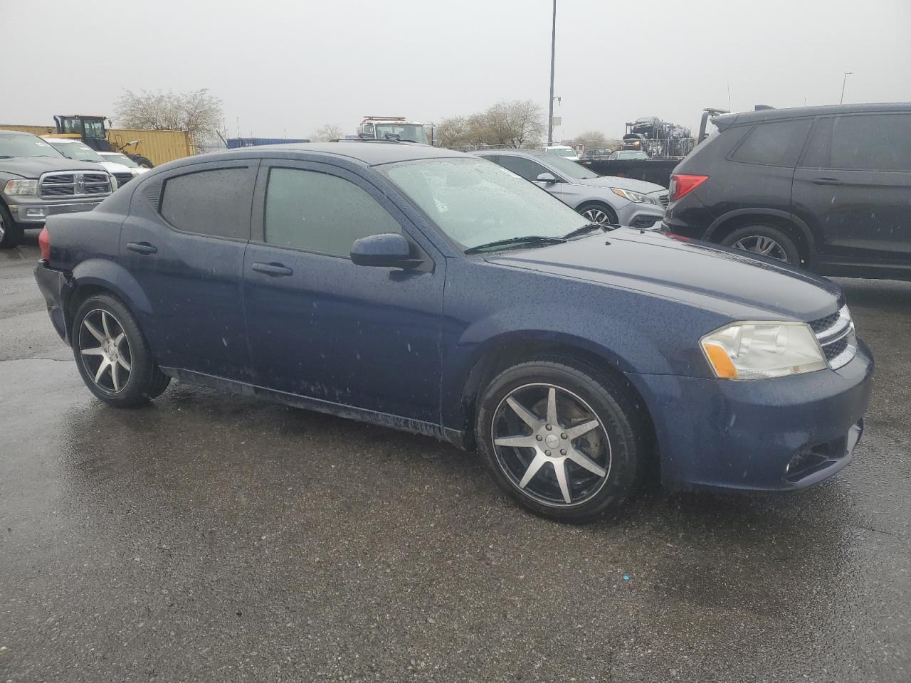 2013 Dodge Avenger - Image 4