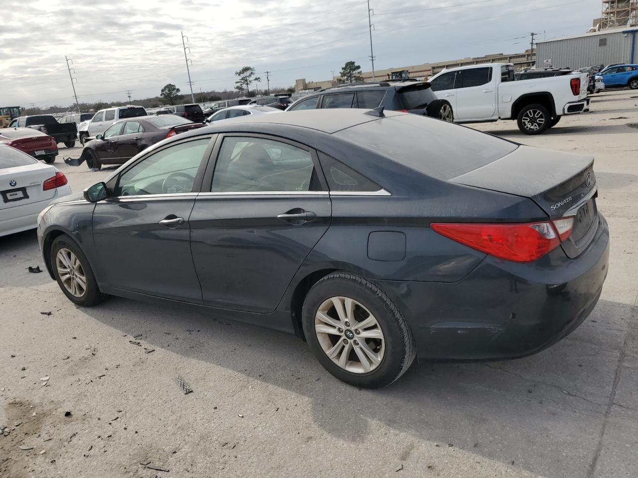 2012 Hyundai Sonata - Image 2