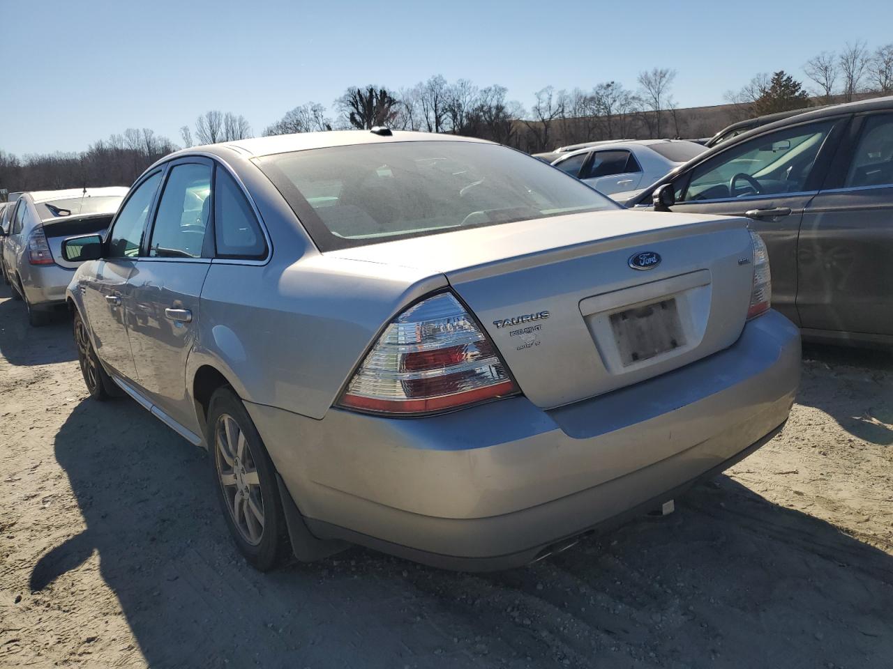 2008 Ford Taurus - Image 2