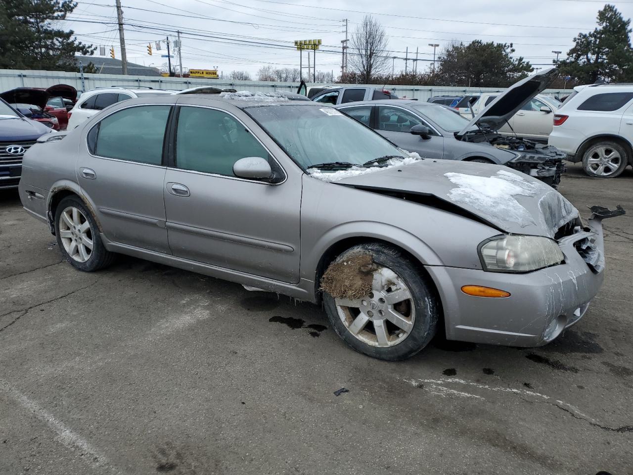 2002 Nissan Maxima - Image 4