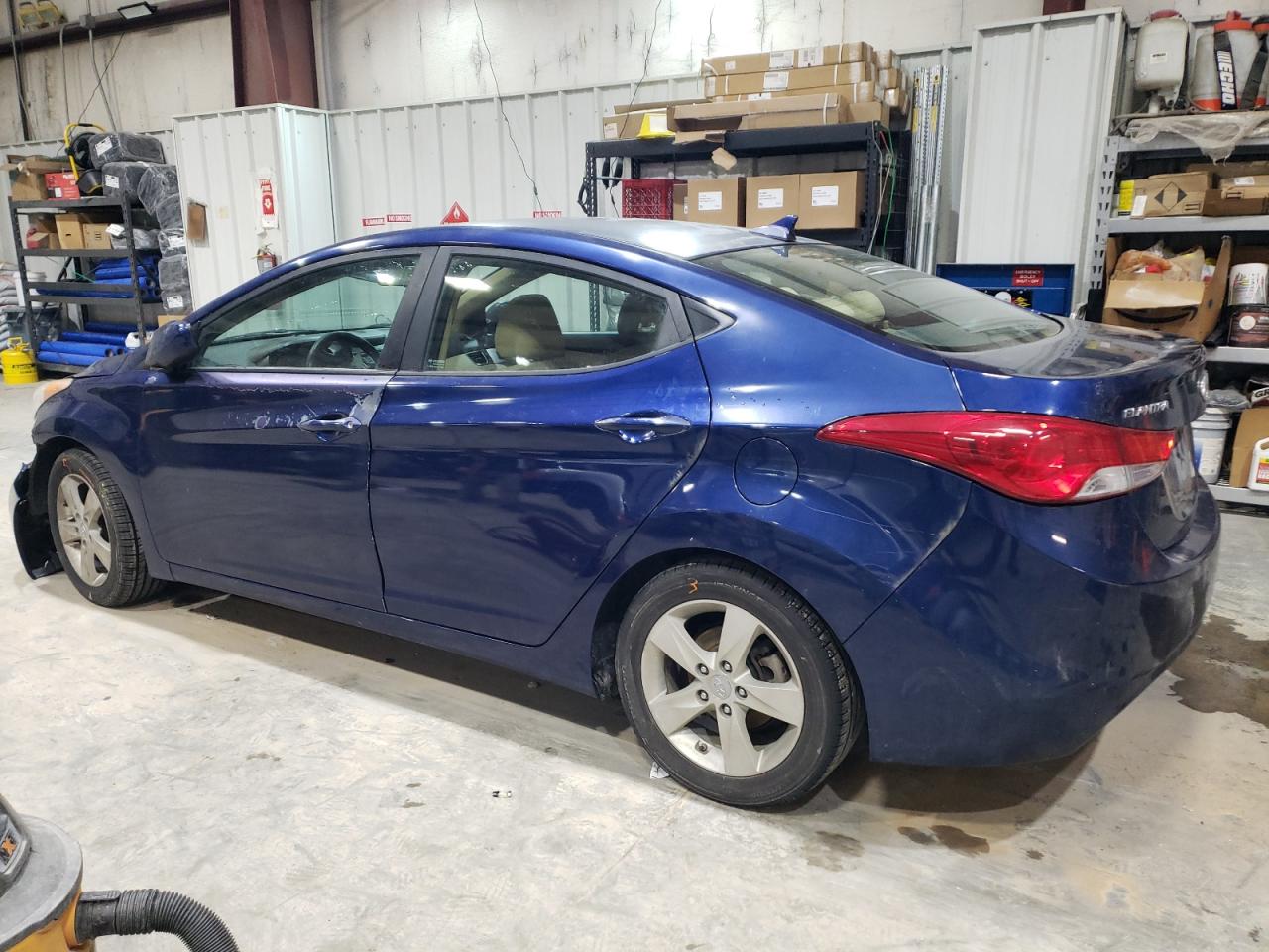 2013 Hyundai Elantra - Image 2