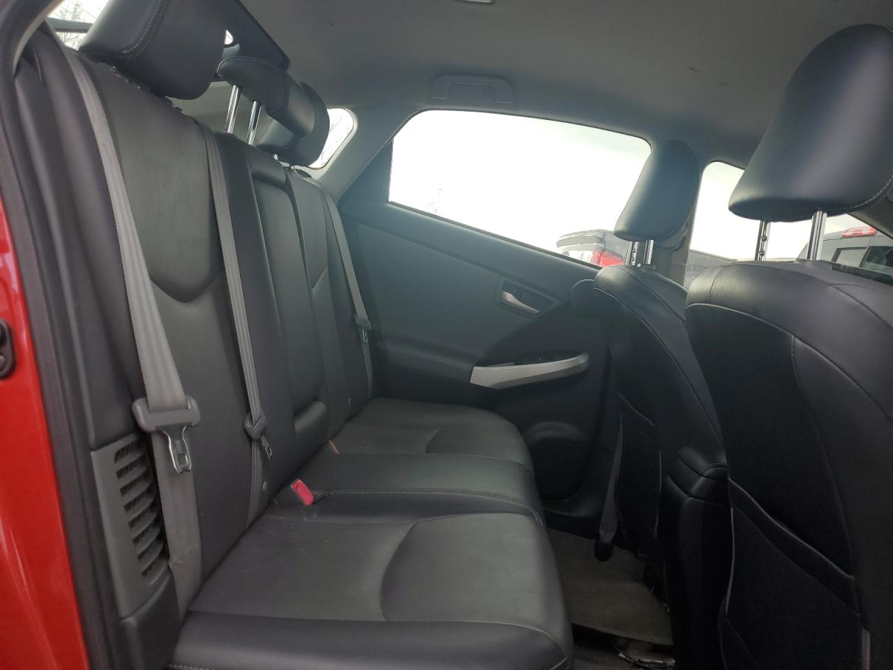 2012 Toyota Prius - Image 10