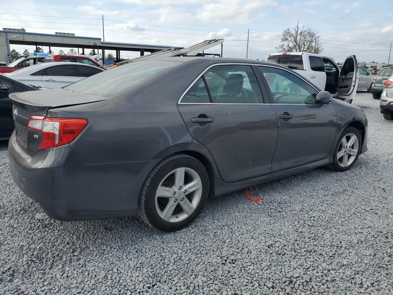 2014 Toyota Camry - Image 3