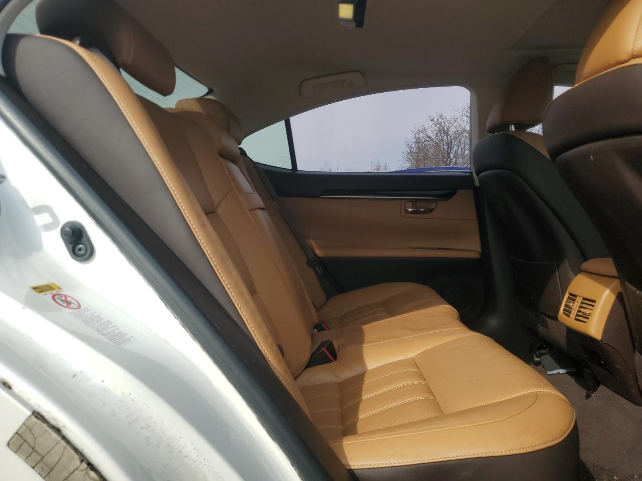 2016 Lexus ES - Image 10