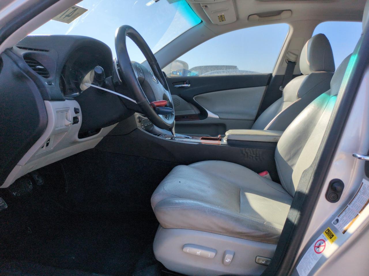 2008 Lexus IS - Image 7