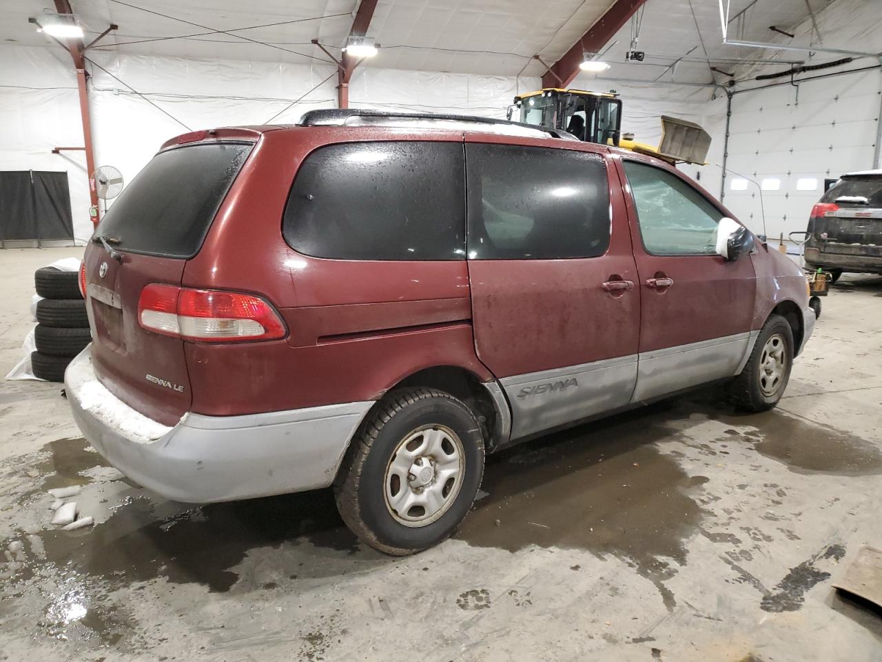 2003 Toyota Sienna - Image 3