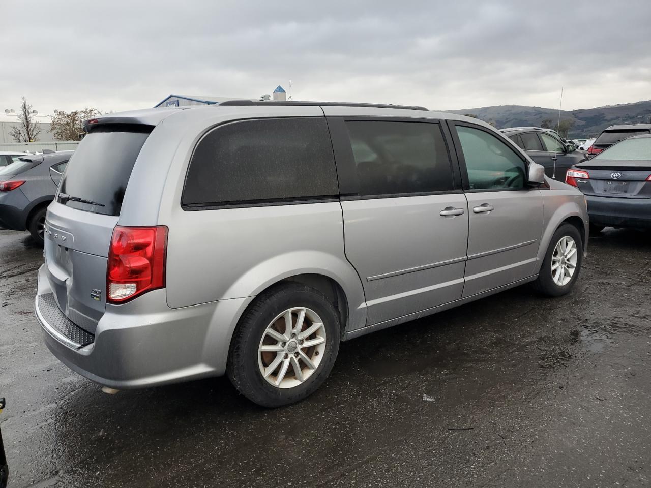 2015 Dodge Caravan - Image 3