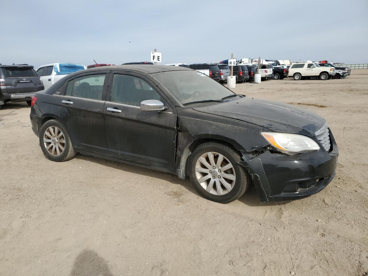 2013 Chrysler 200 - Image 4