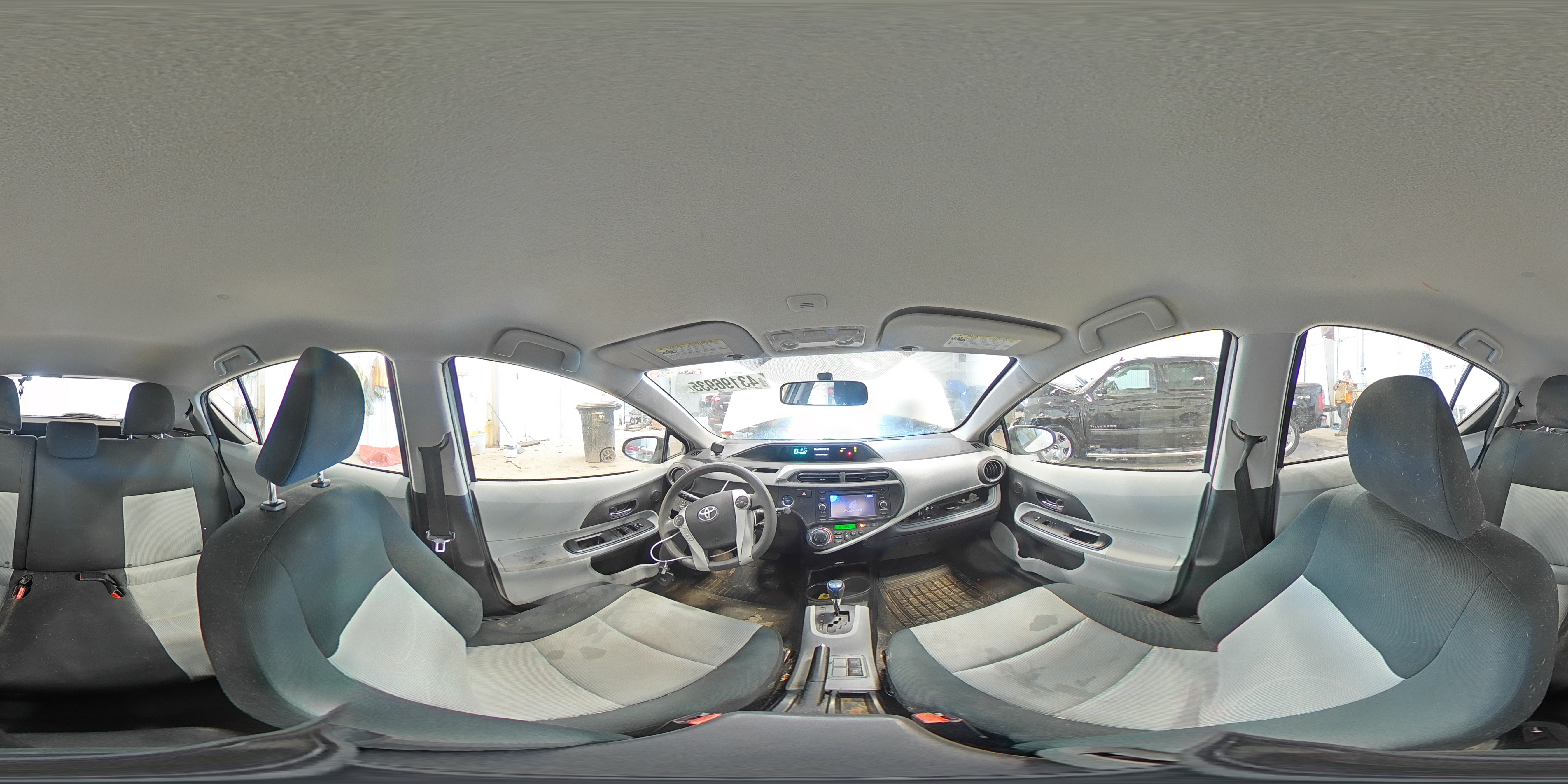 2012 Toyota Prius - Image 14